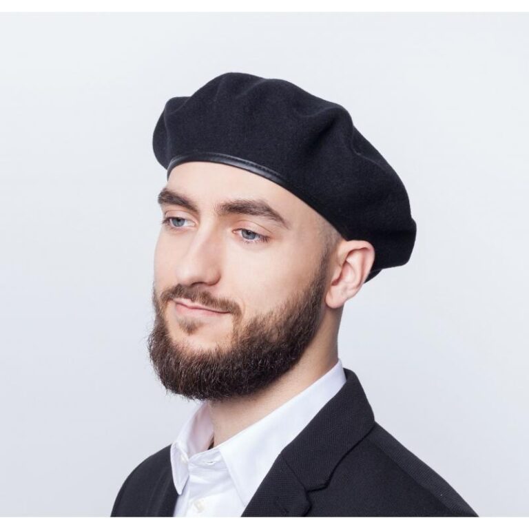 Stylizacja z beretem męskim – jak nosić go z klasą?