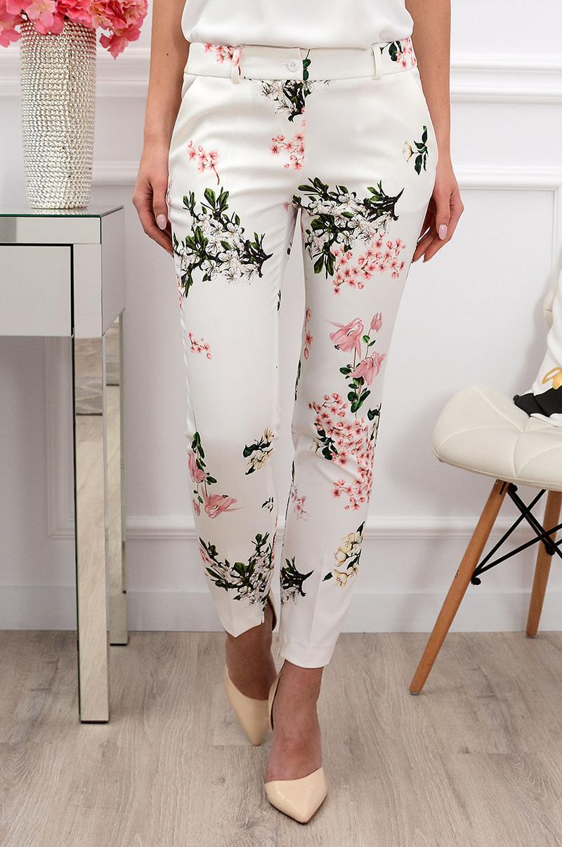 Dodatki i akcesoria do kwiatowych spodni