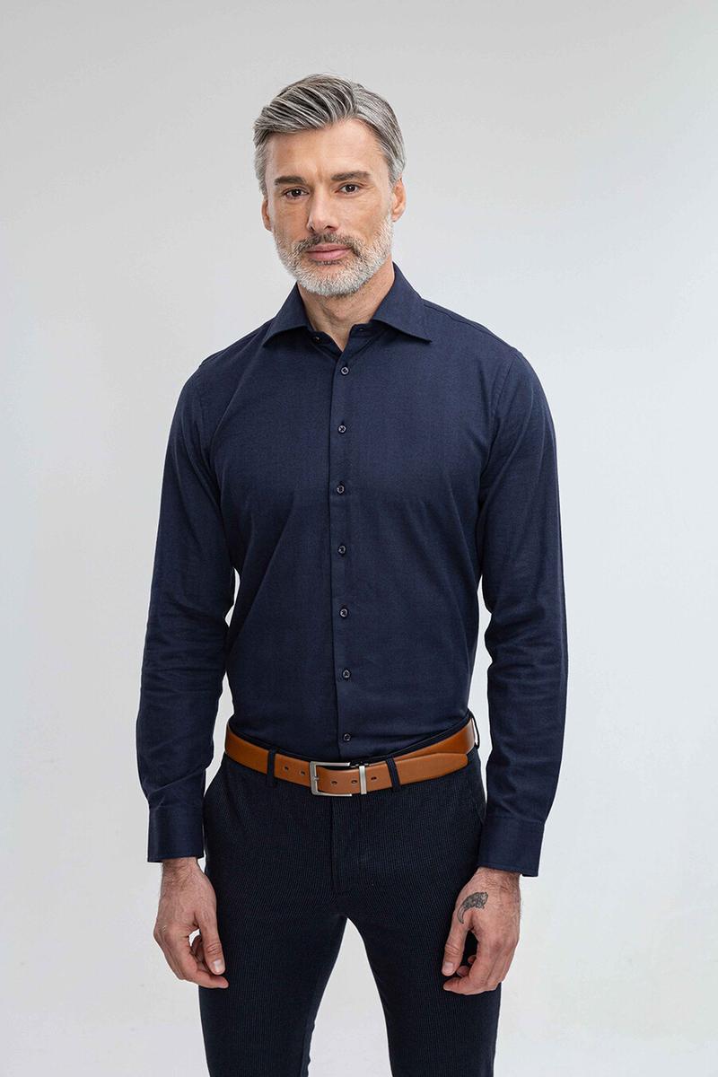 Wzory koszul do granatowych spodni