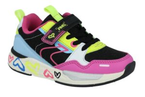 Jakie buty najlepiej łączyć ze spodniami z gumką na dole?