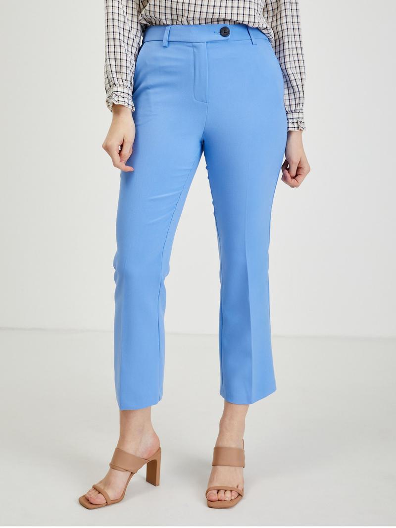 Kolory i wzory koszul do błękitnych spodni