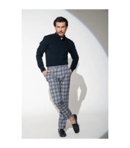 Stylowe porady: jak nosić męskie spodnie w kratę z klasą?