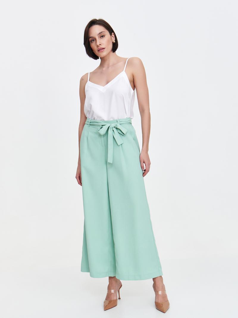 Streetwearowe stylizacje