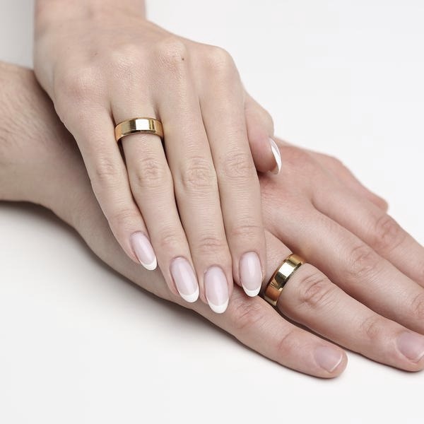 Na którym palcu nosić obrączkę męską? Przewodnik dla panów